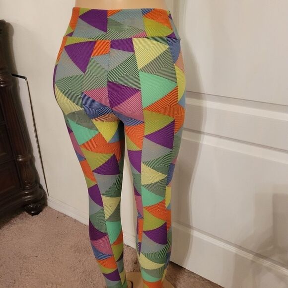 LULAROE BOLD COLORFUL BRIGHT GEOMETRIC TRIANGLE PATTERN  LEGGING - Picture 12 of 16